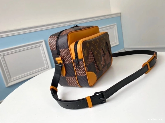 WIS VUITTON MESSAGER BAG LOUIS 0127